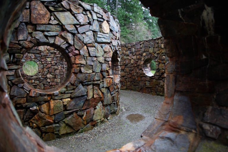 Nancy Holt's "Stone Enclosure