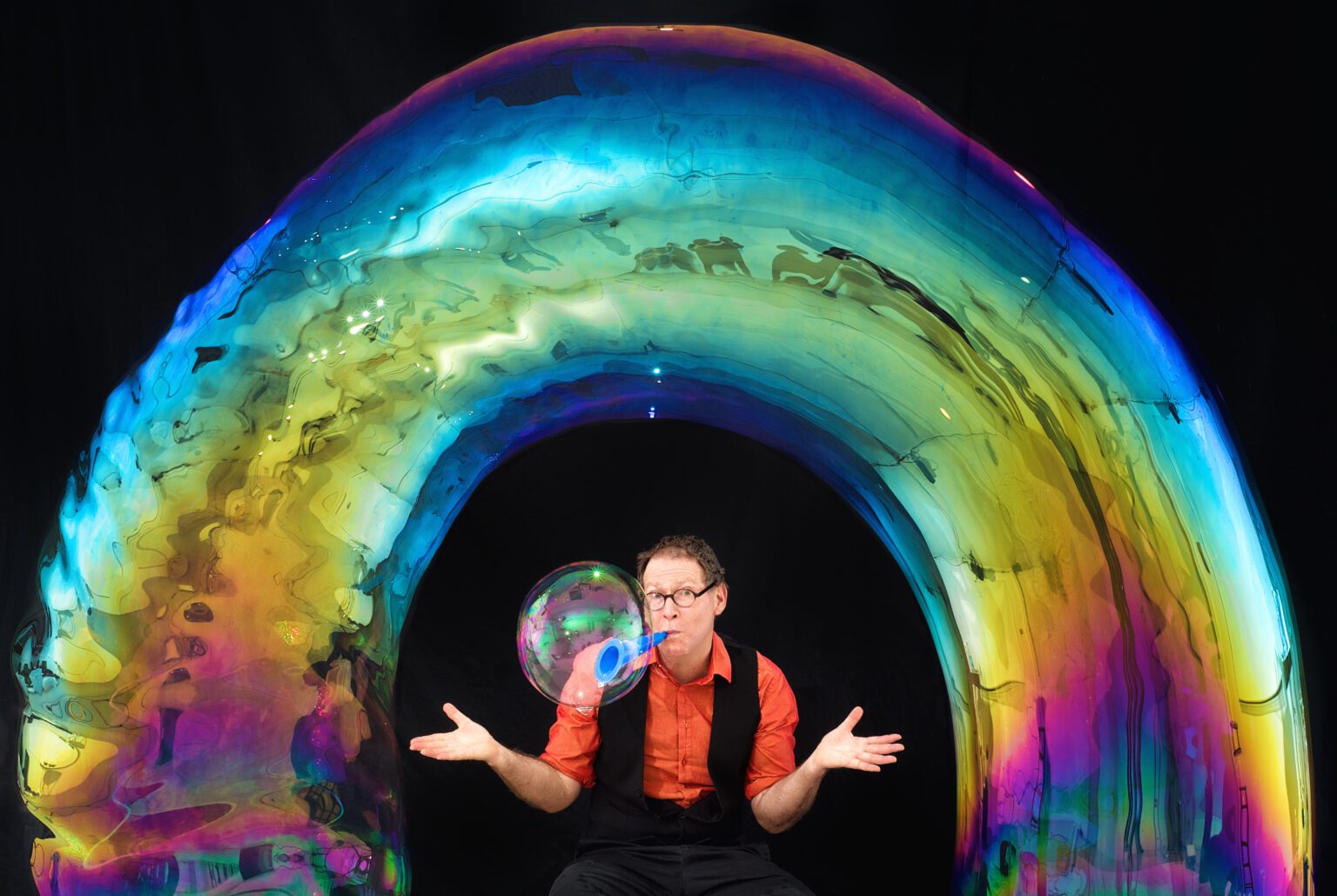 Louis Pearl — also known as The Amazing Bubble Man — will share the art