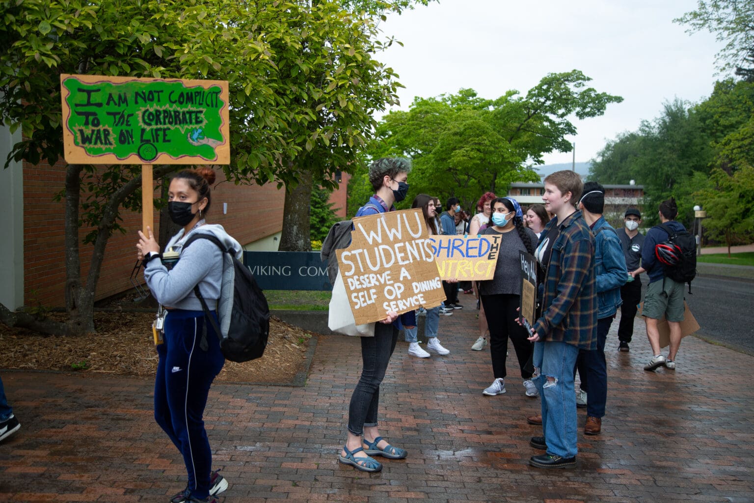 Western Washington University students protest Aramark outside the dining hall